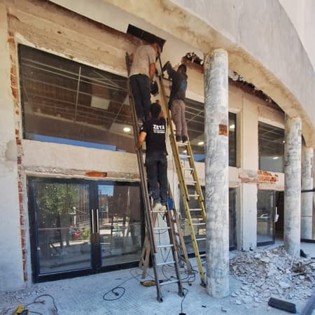 Cortinas Metálicas Microperforadas y Ciegas